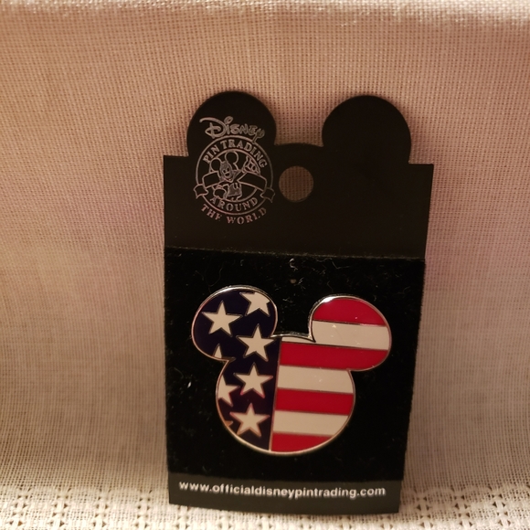 2005 Red, White, and Blue Mickey Trading Pin - Picture 2 of 6